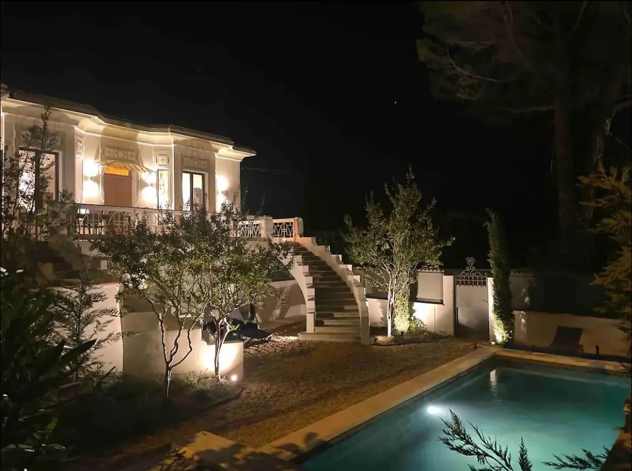 Appartement Les Hotes Saint Quenin - Chambre 1 - Piscine à Vaison-la-Romaine Séjour chez l'habitant